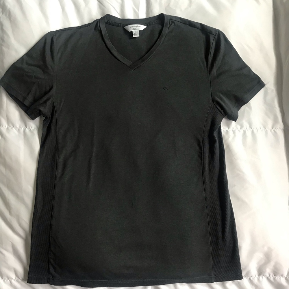 V-Neck Calvin Klein T-Shirt - Picture 7 of 8